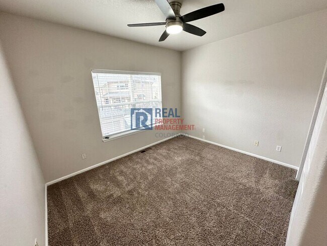 Building Photo - 1325 S Chambers Rd