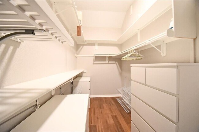 Building Photo - 1005 Cashew Ln