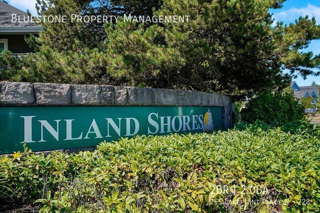 Building Photo - 255 Lakepoint Pl N