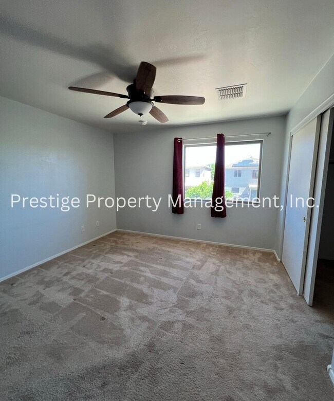 Building Photo - 4BR/2.5BA Nestled in the Heart of Los Arroyos!!