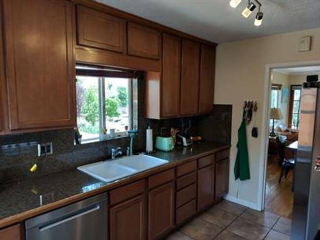 Building Photo - Charming Home located in the Avenues in Salt Lake City!