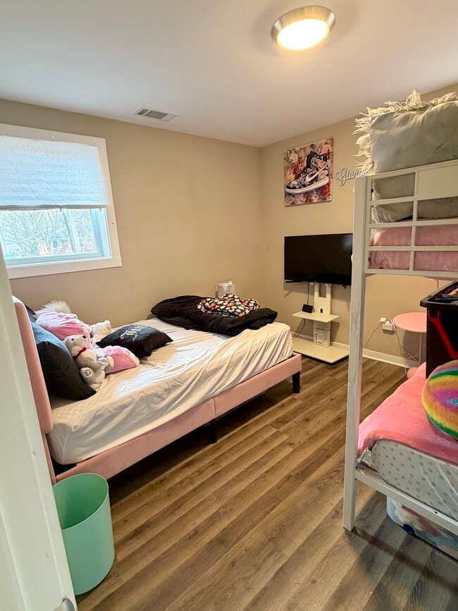 Building Photo - 333 Sauk Trail