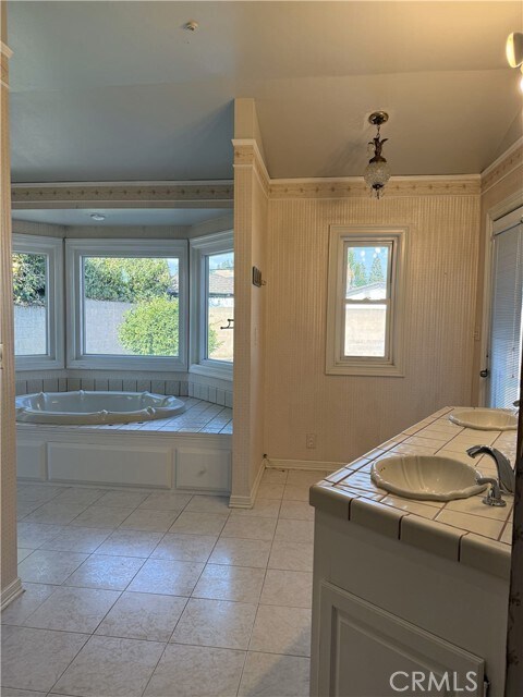 Building Photo - 15815 Parkland Dr