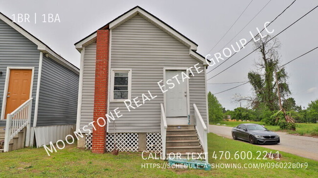 Building Photo - 1400 Maple St