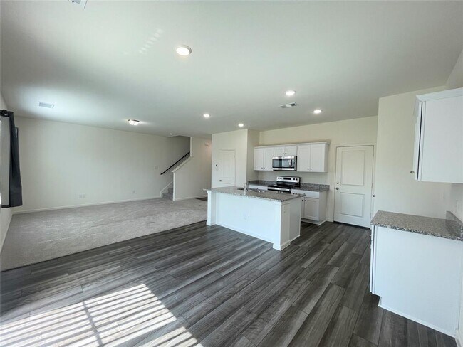 Building Photo - 6820 Bonanza Way