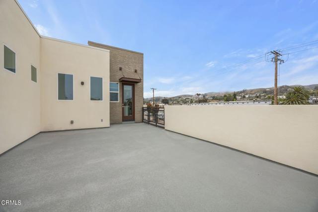 Building Photo - 1290 E Thompson Blvd