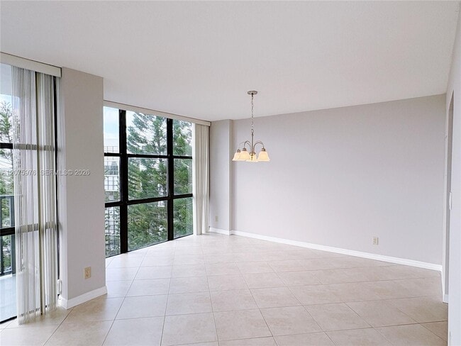 Building Photo - 800 Parkview Dr