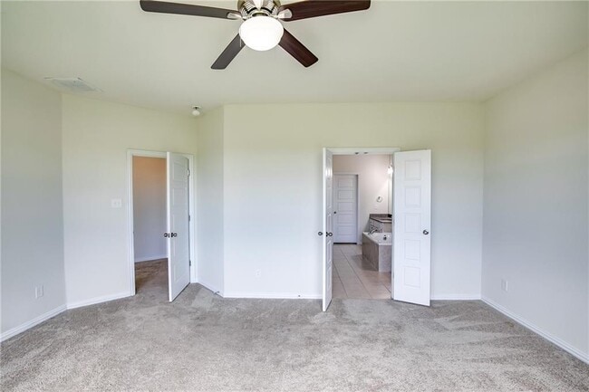 Building Photo - 226 Hot Spring Valley