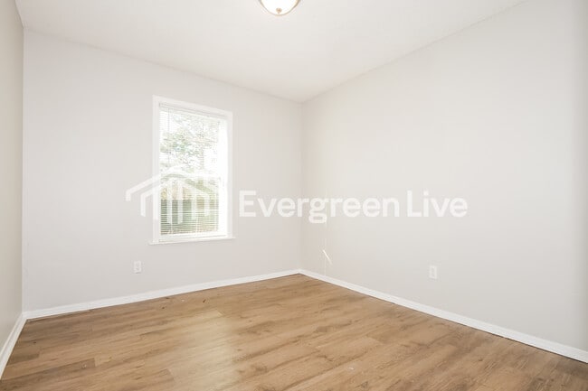 Building Photo - 3823 Barberry St