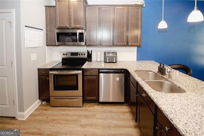 Building Photo - 10162 Benton Woods Dr