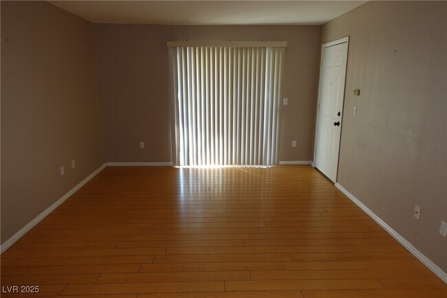 Building Photo - 7885 W Flamingo Rd