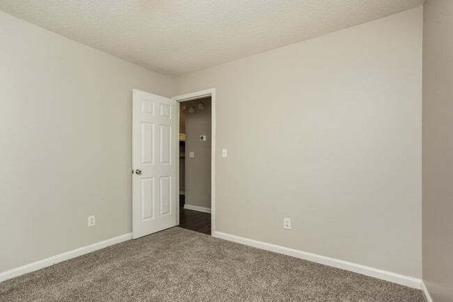 Building Photo - 4375 Pecan Creek Cir S