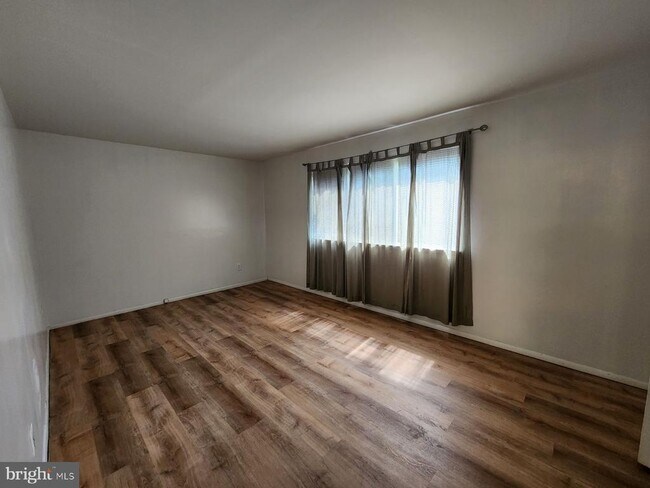 Building Photo - 2062 Royal Fern Ct
