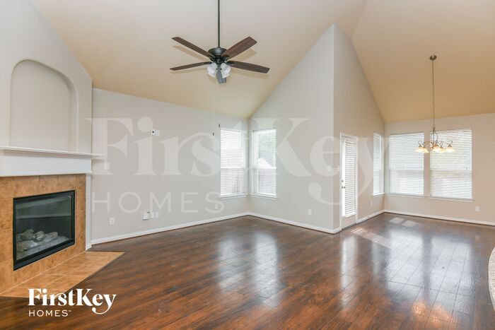 Building Photo - 520 Glacier St