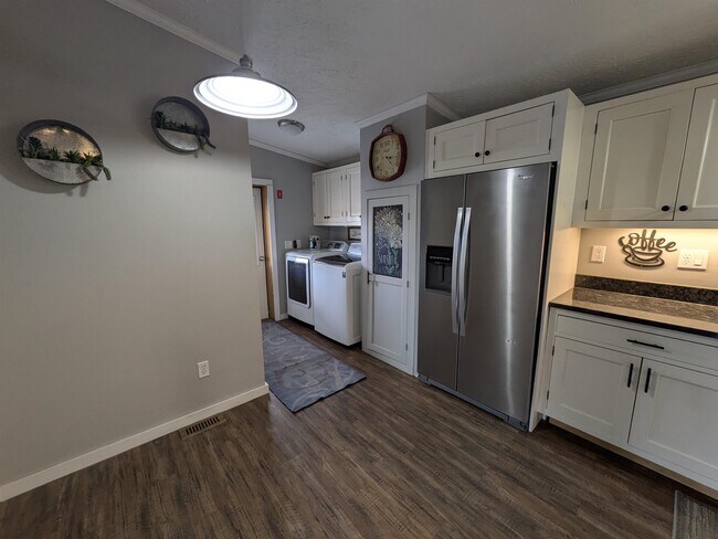 Building Photo - 11 Corn Hill Rd