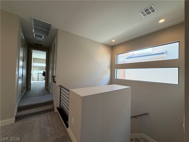 Building Photo - 66 Pristine Glen St