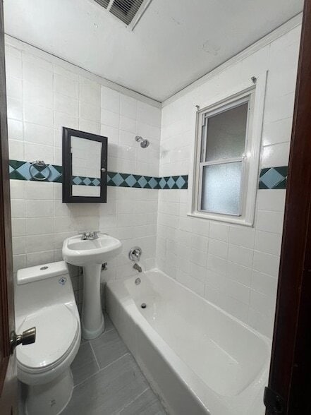 Building Photo - 37 Rocky Hill Ave