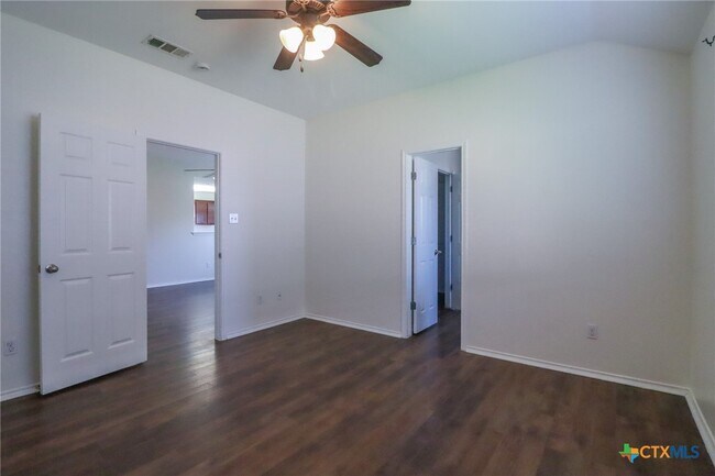 Building Photo - 7819 Bridgepointe Dr
