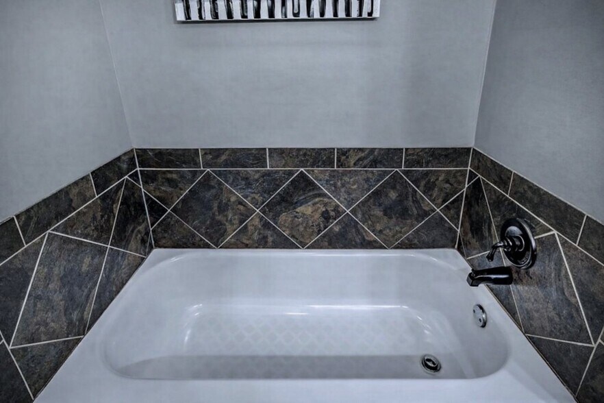 Building Photo - 193 Stonegate Dr