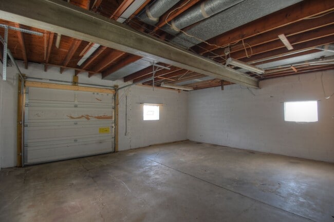 Building Photo - 2-Bedroom, 1-Bath Single-Family Home with Integral Garage and Renovated Interior for Rent