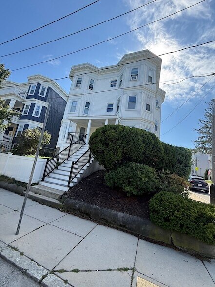 Building Photo - 29 Rosemont St