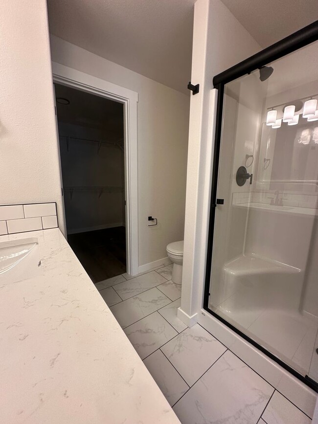 Building Photo - Brand New 2 Bedroom Duplex in SW Redmond