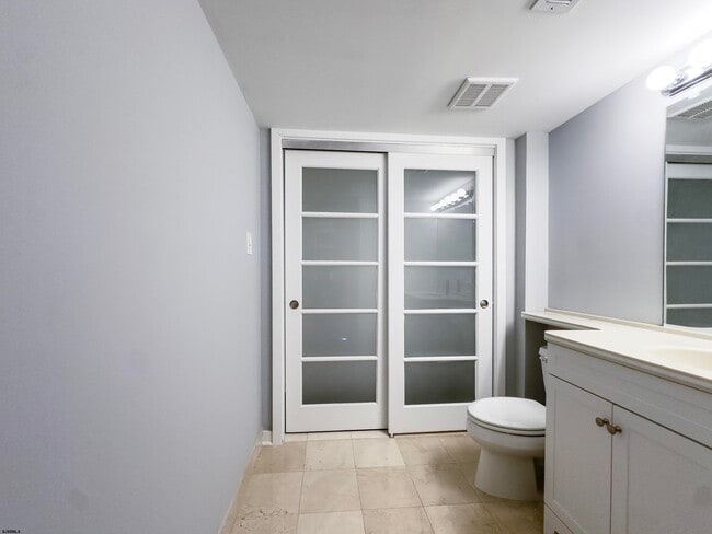 Building Photo - 903 Harbour Cove