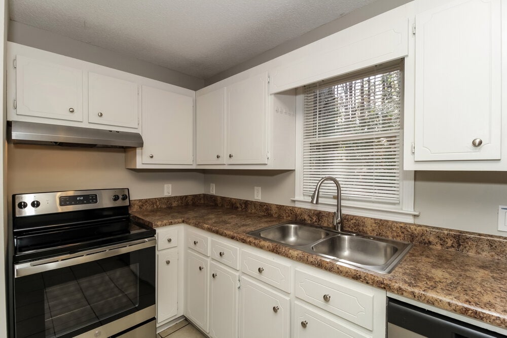 Building Photo - 13 Habersham Cir NE