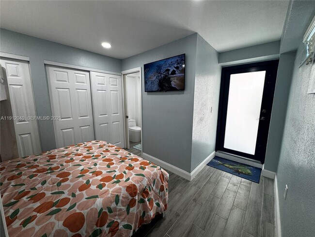 Building Photo - 228 Orchid St