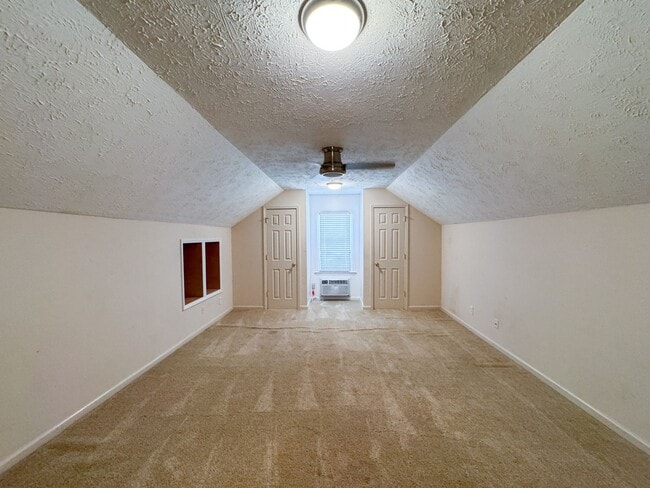 Building Photo - Lovely 3 Bed 2 Bath Home with Bonus Room