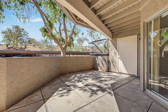 Building Photo - 1720 E Thunderbird Rd