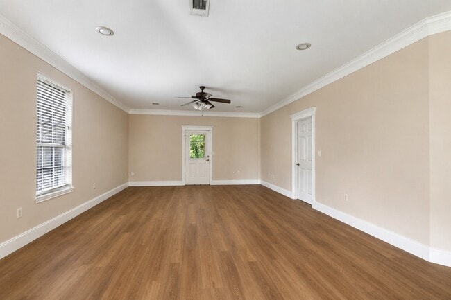 Building Photo - 108 Harbour Town Cir
