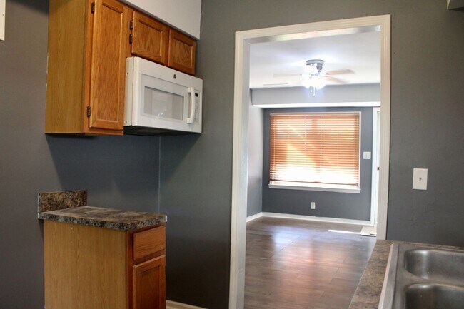 Building Photo - 3922 Herrick St