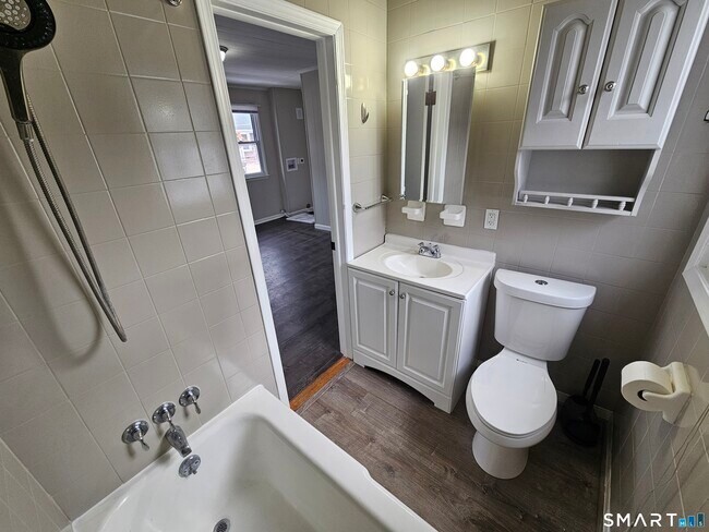 Building Photo - 134 Bristol St