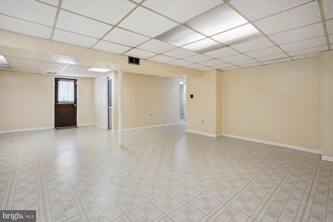 Building Photo - 8501 Canterbury Dr