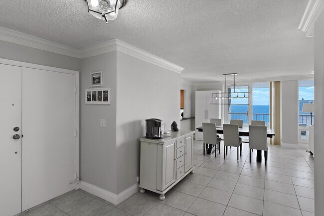 Building Photo - 4280 Galt Ocean Dr
