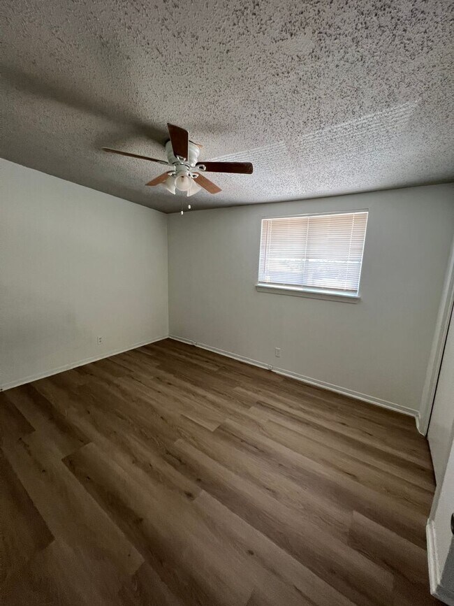 Building Photo - 3816 Speedway