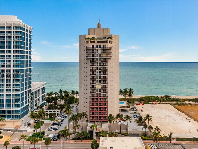 Primary Photo - 6767 Collins Ave