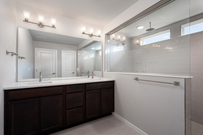 Building Photo - 6335 Laud Pt