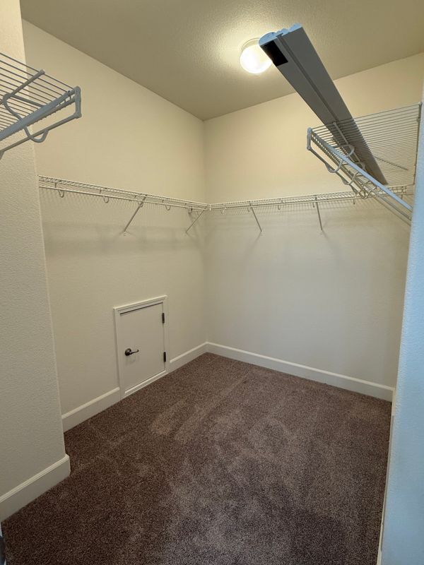Building Photo - 433 Tolman Way