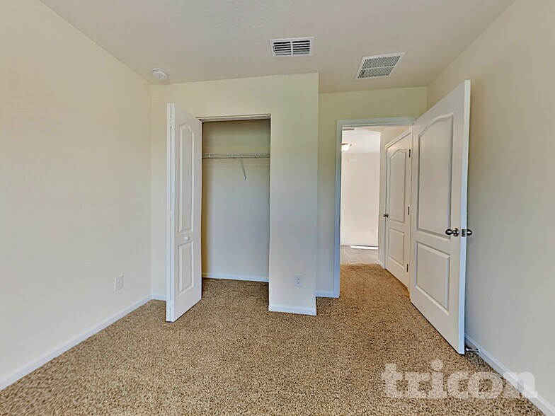 Building Photo - 3323 Canyon Falls Dr