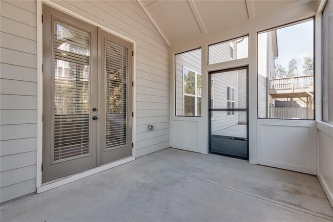 Building Photo - 440 Baroque Dr