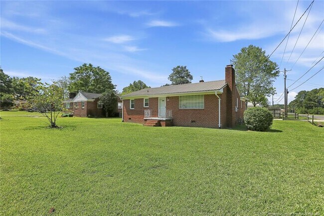 Building Photo - 2902 Cornell Dr
