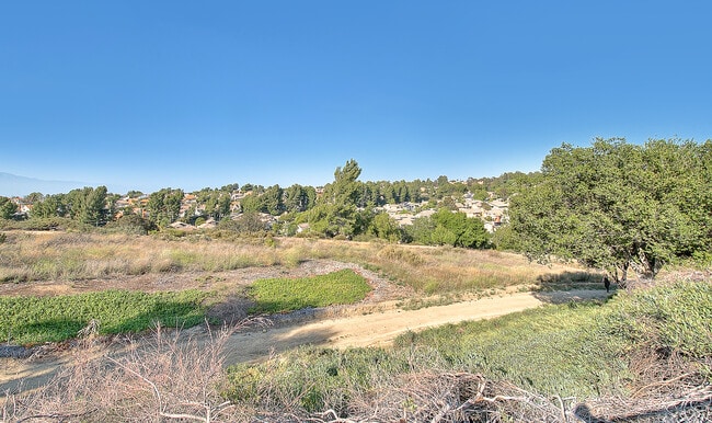 Building Photo - 3571 Rio Ranch Rd