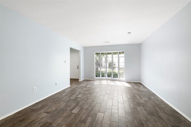 Building Photo - 503 Bellmar Ln