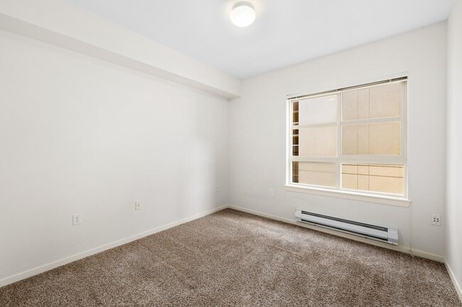 Building Photo - Beautiful 2 Bed 1.75 Bath Condo in Downtown Bellevue