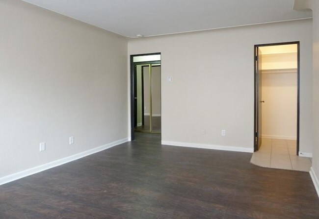 Building Photo - bedroom in Denver CO 80220