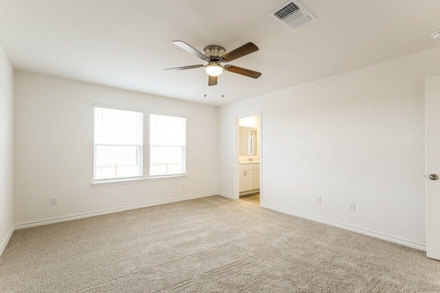 Building Photo - 10407 Monte Carmel Pl