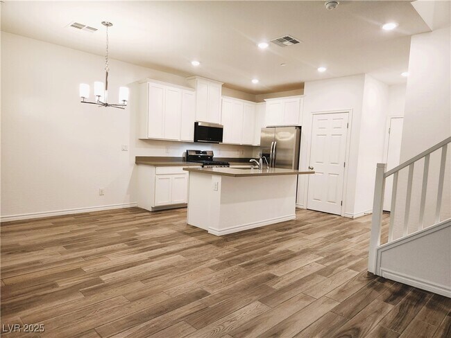 Building Photo - 25 Barbara Ln