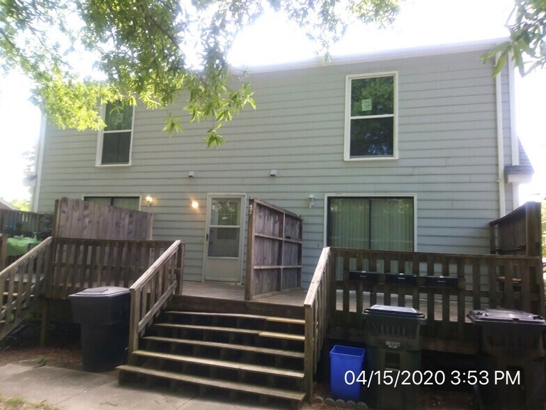 Building Photo - 204 S Saint John St